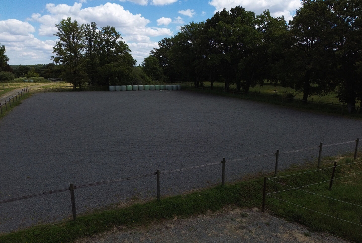 Propriete equestre 10 hectares la roche sur yon