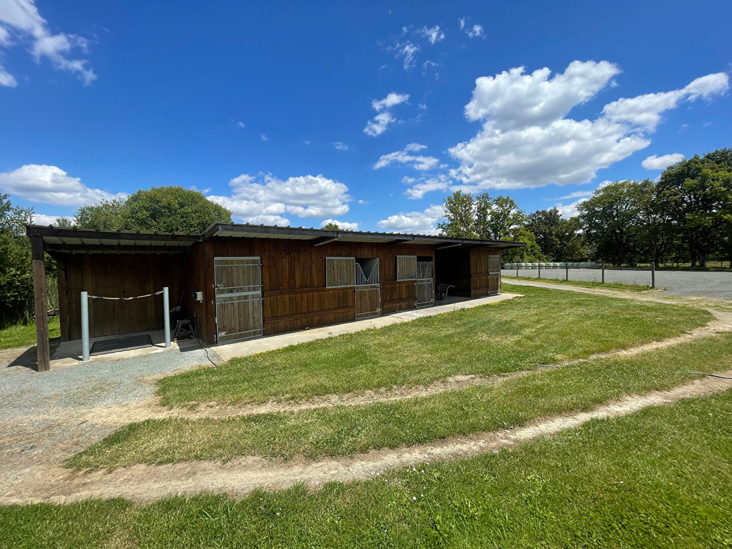 Propriete equestre 10 hectares la roche sur yon